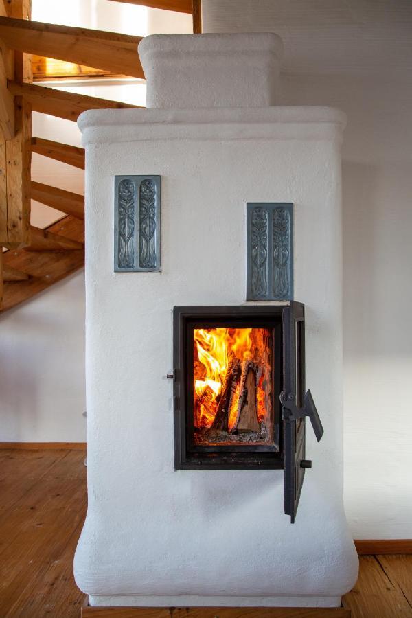 Casele Cu Stuf B&B Haus Ulrike Salicea Bagian luar foto