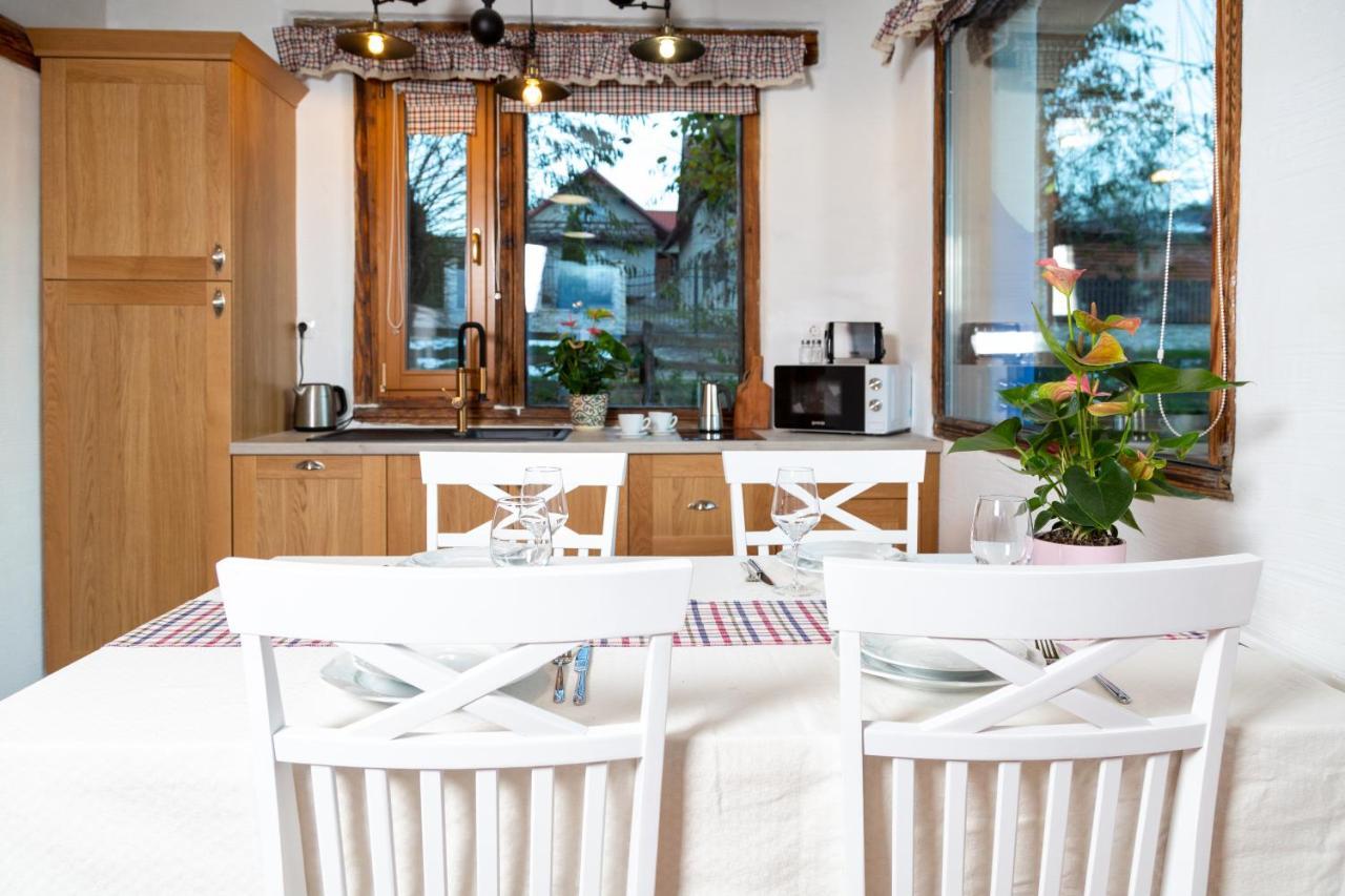 Casele Cu Stuf B&B Haus Ulrike Salicea Bagian luar foto