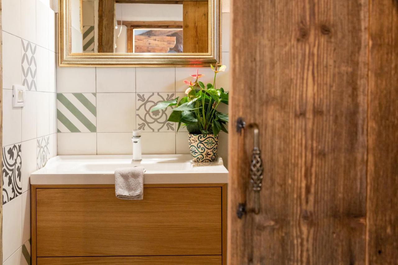 Casele Cu Stuf B&B Haus Ulrike Salicea Bagian luar foto